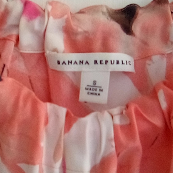 Banana Republic silk Coral and Floral Blouse - Picture 6 of 7